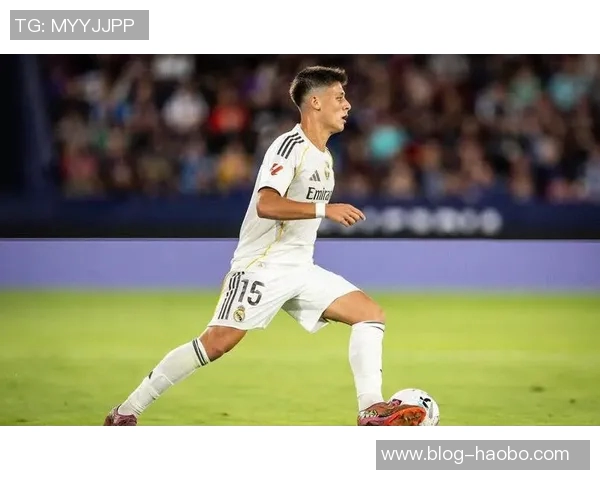 行云流水般的配合卡马文加脚后跟妙传居莱尔助攻姆巴佩双响成就精彩瞬间